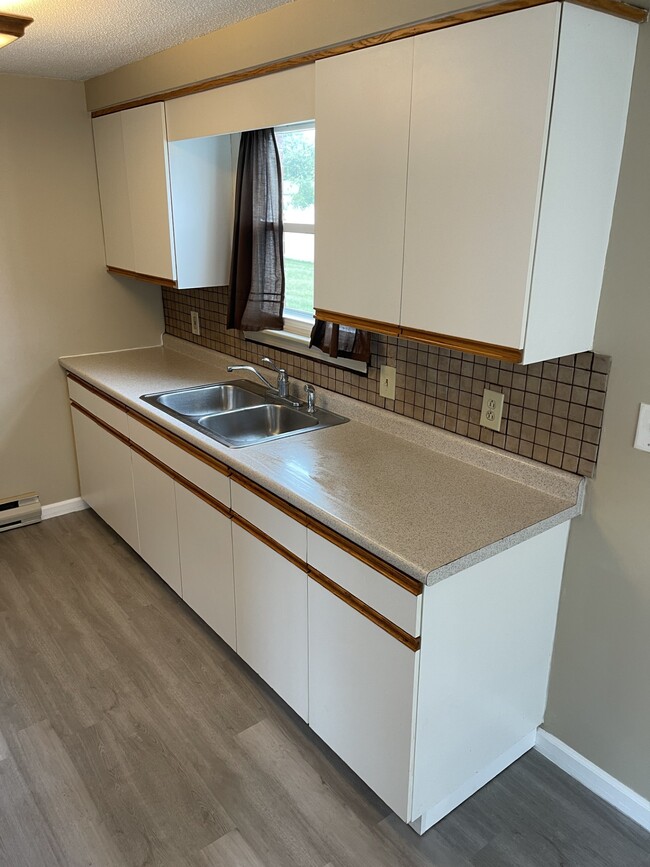 Building Photo - 2716 Alder Creek Dr S