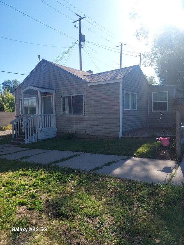 Street view - 835 W Wyeth St