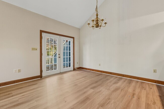 Foto del edificio - Beautiful 3-Bedroom Townhome in West Raleigh