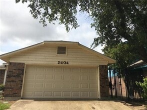 Building Photo - 2404 Centaurus Dr
