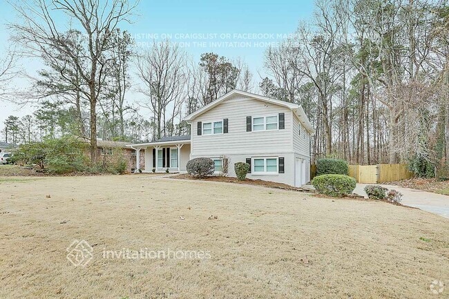 Building Photo - 3269 Robin Hood Ln