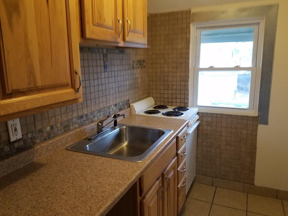 Kitchen - 401 4th St