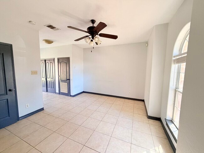 Foto del edificio - 10706 International Blvd