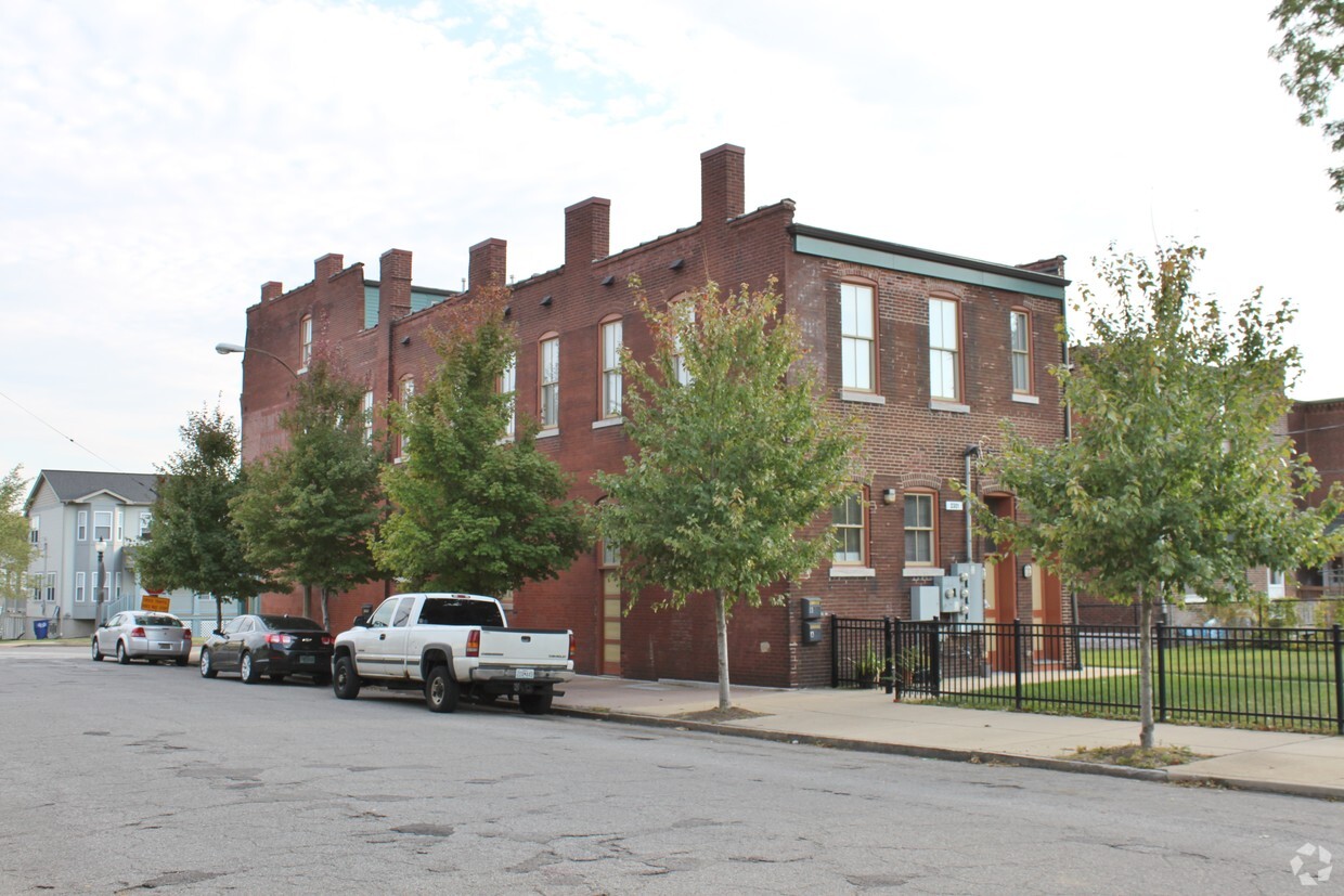 Building Photo - Salisbury Park 1-3 and Bremen Park