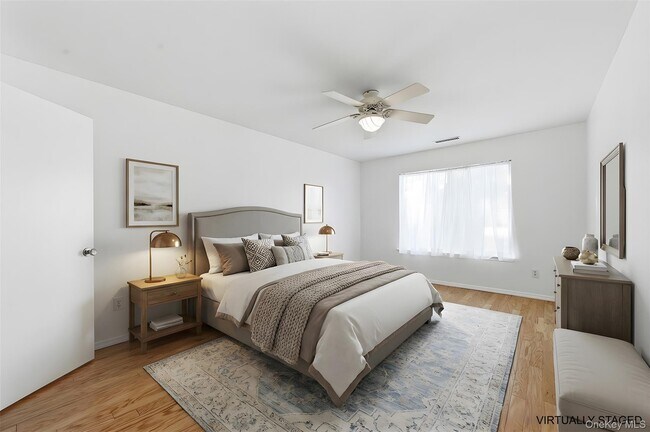 Foto del edificio - 763 Spring Lake Dr