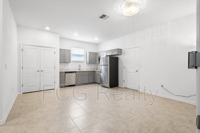 Building Photo - 207 Pershing St