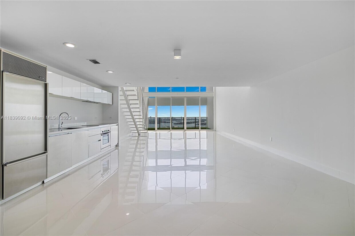 Foto principal - 1040 Biscayne Blvd