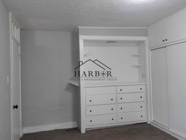 Foto del edificio - 322 6th St SE