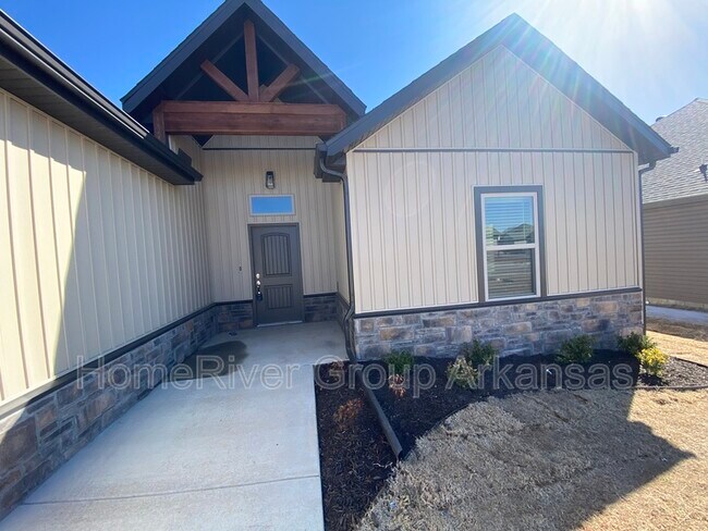 Building Photo - 1240 Mt Hood Mt
