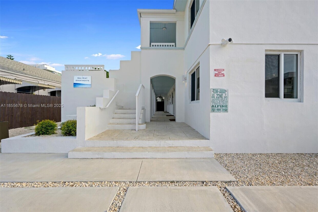 Foto principal - 550 NE 82nd Terrace