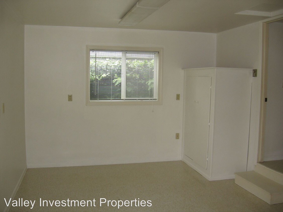 Building Photo - 1680-1680-1/2 River Loop 2