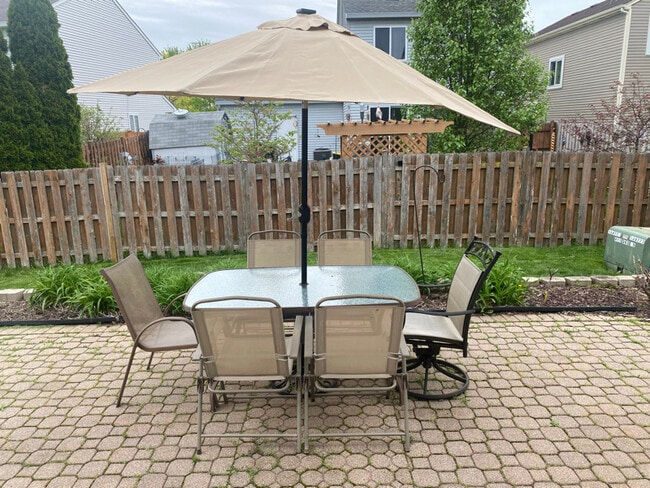 Foto del edificio - 170 Bridlewood Cir