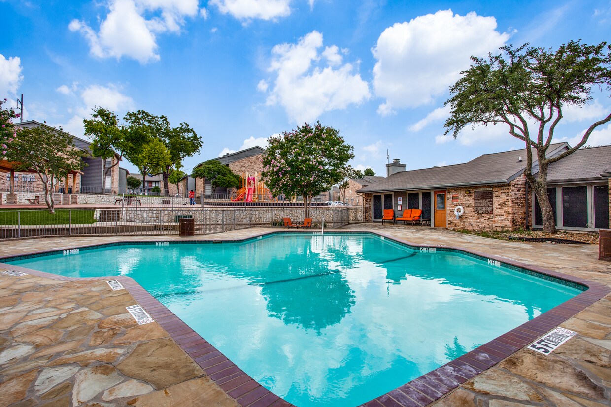 Barrett Apartment Homes Apartments in Garland, TX