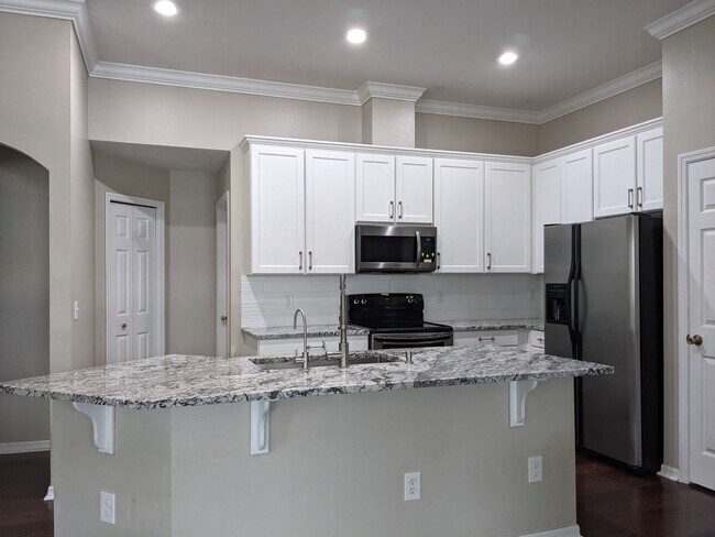 Building Photo - Longleaf 3 bedroom 2 bath