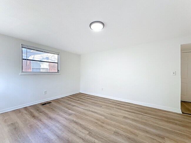 Foto del edificio - 5330 Quan Dr