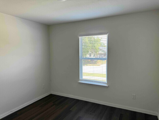 Building Photo - Denison Single Family
