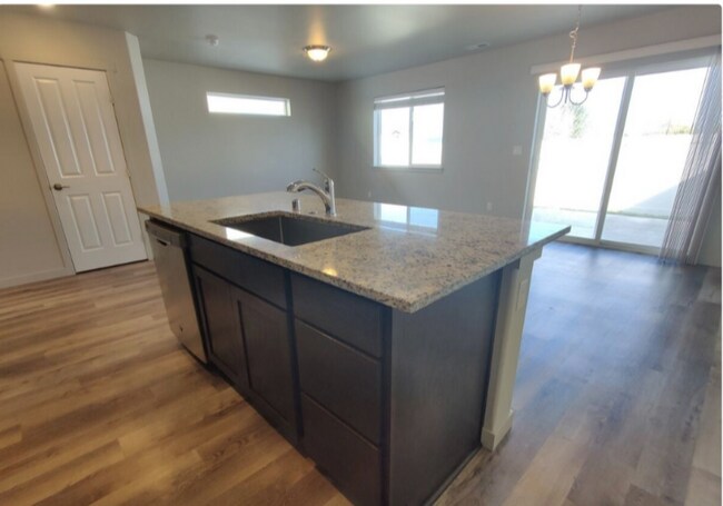 Foto del edificio - 5723 W Albany Pl