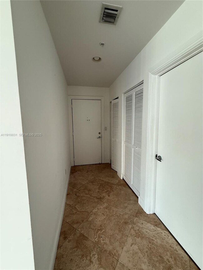 Foto del edificio - 133 NE 2nd Ave