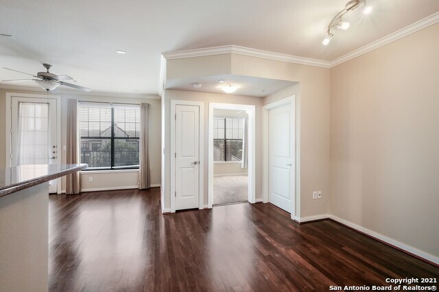 Building Photo - 7342 Oak Manor Dr