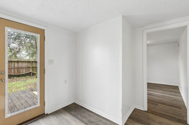 Foto del edificio - 2326 28th Ave N