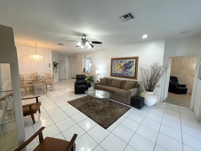 Building Photo - 7941 Laina Ln