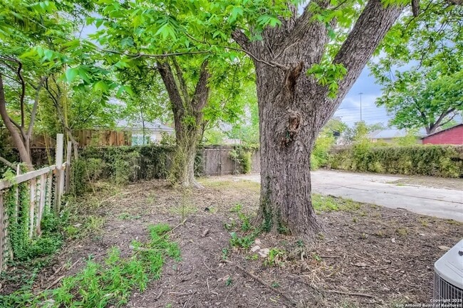 Building Photo - 517 Hicks Ave