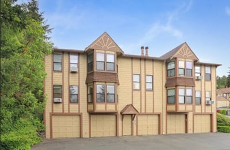 Building Photo - 5205 S Orchard St