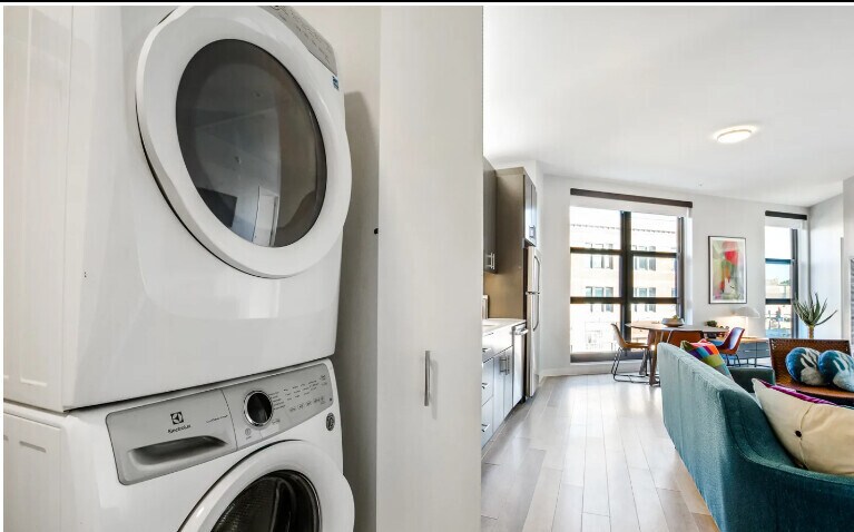 Primary Photo - 2 Bed + Den in Logan Square
