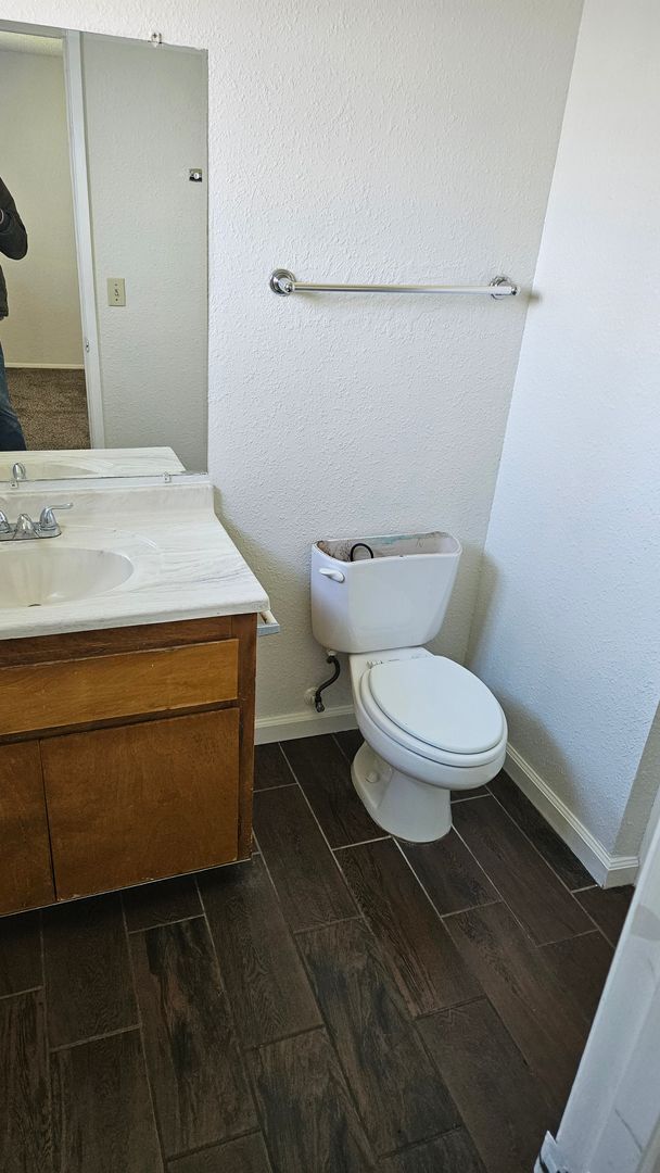 Foto del edificio - Spacious 3 bedroom with large backyard