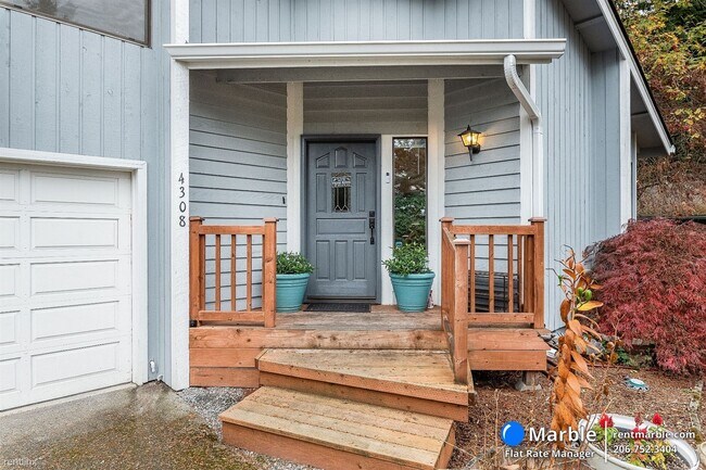 Building Photo - 4 br, 2.5 bath House - 4308 56TH Street Ct E