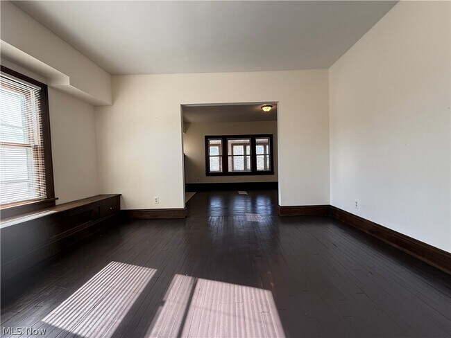 Building Photo - 9405 Bancroft Ave