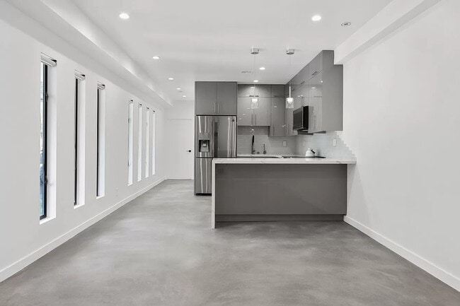 Building Photo - 9682 Yoakum Dr