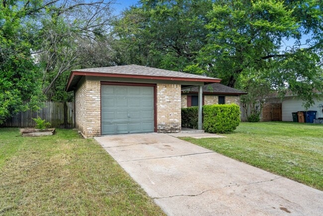 Foto del edificio - 8307 Rockwood Ln, Austin, Texas 78757