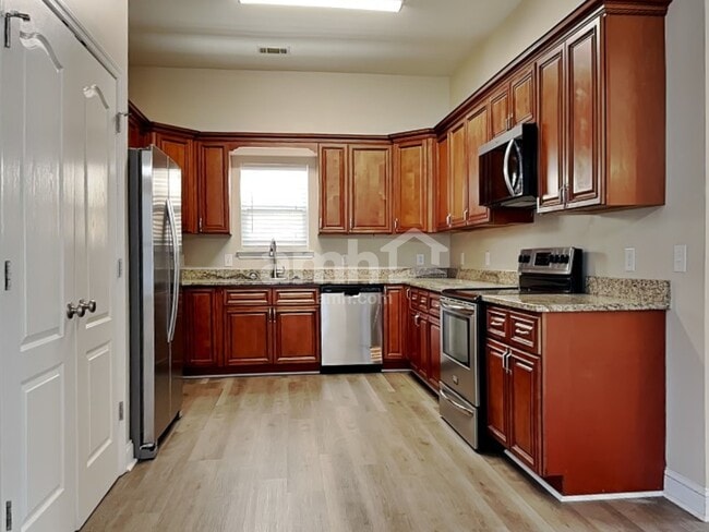 Building Photo - 515 Flat Rock Ter