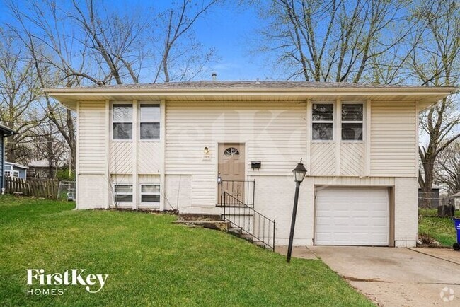 Building Photo - 11931 Smalley Ave