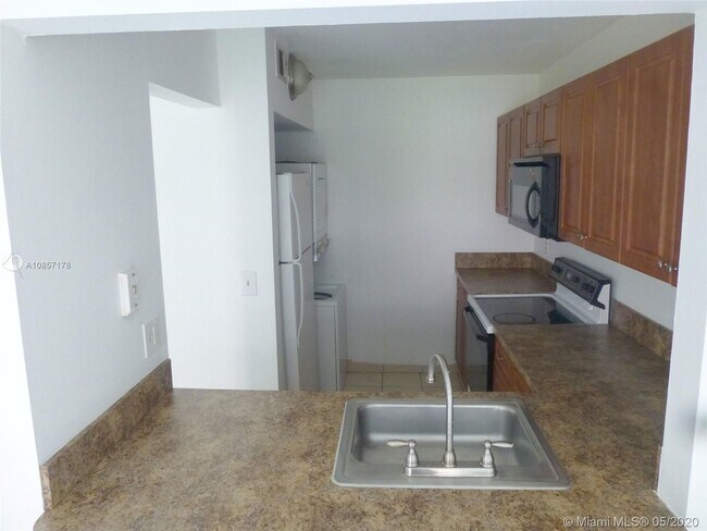 Foto del edificio - 2715 W 66th St