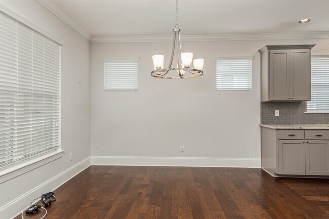 Foto del edificio - 1739 Brush Hill Rd