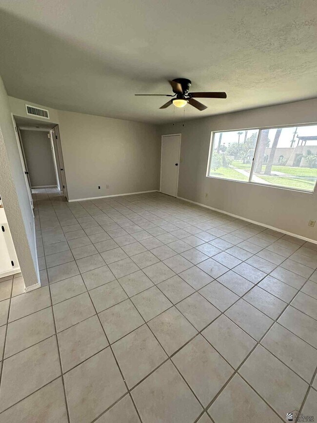 Foto del edificio - 2490 W Yowell Ct