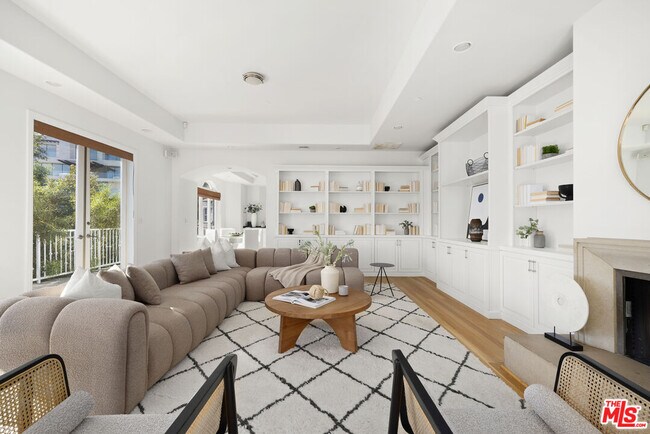 Building Photo - 1939 Stradella Rd