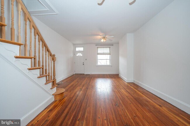 Building Photo - 224 Pensdale St