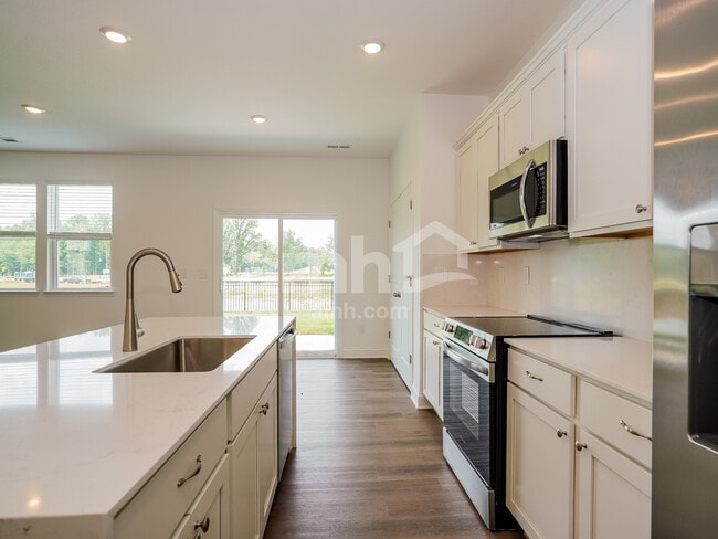 Building Photo - 9059 Lucy Dr
