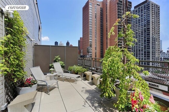 Building Photo - 225 E 57th St