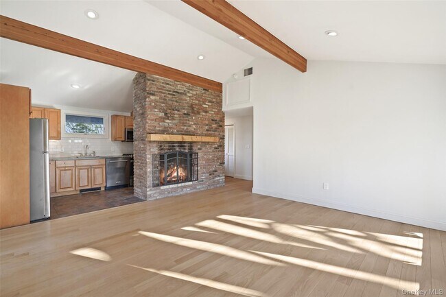 Building Photo - 12 Flintlock Ridge Rd