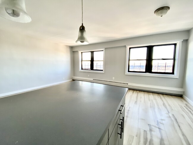 Foto del edificio - 111 Wadsworth Ave