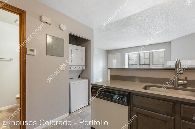 Foto del edificio - 4521 S Crystal Way