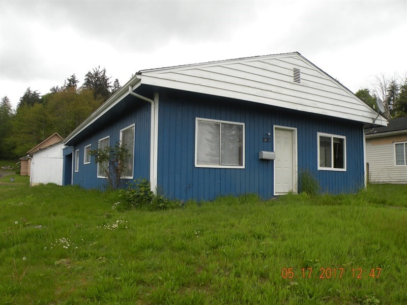 2021 Park Ave, Raymond, WA 98577 House Rental in Raymond, WA