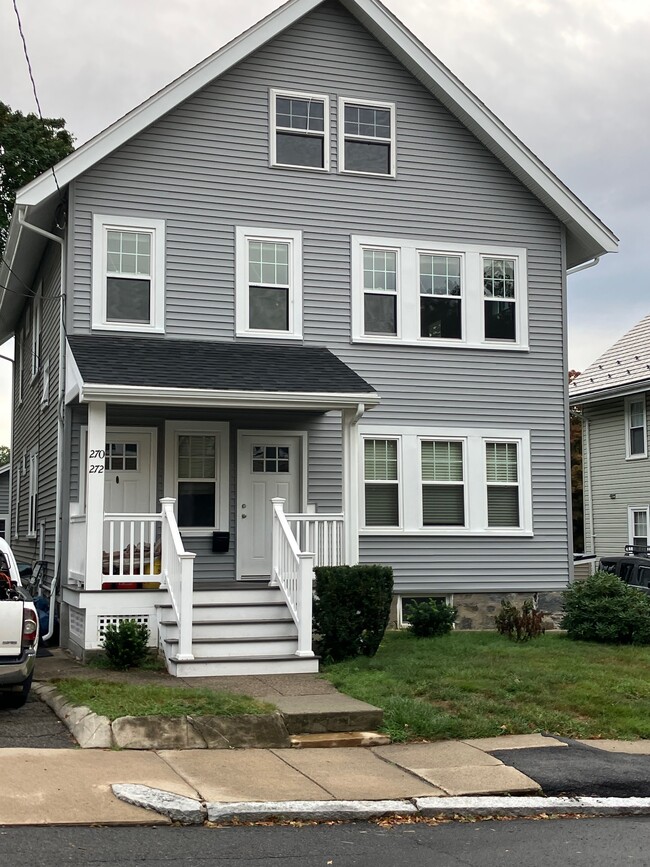 Building Photo - 272 Willow St