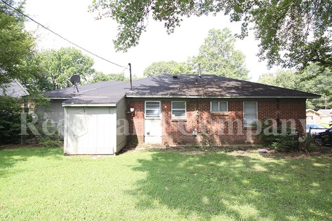 Building Photo - 3762 Southland St