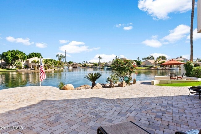 Foto del edificio - 1700 LAKESIDE Dr