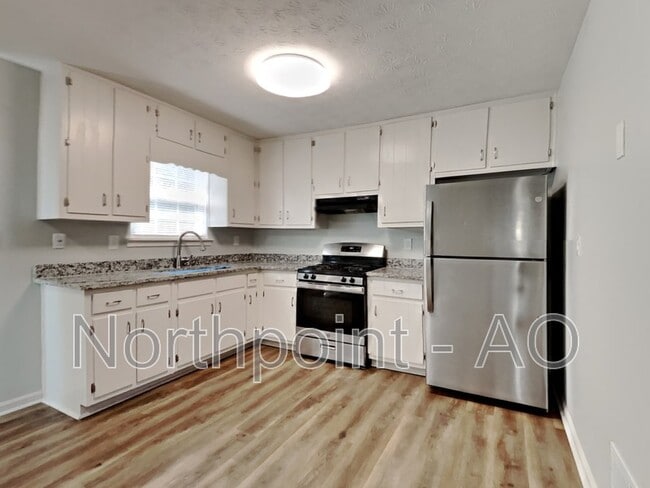 Building Photo - 2741 Oxford Dr